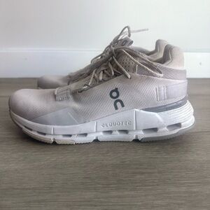 On Cloudnova US 6 Beige White Athletic Sneakers